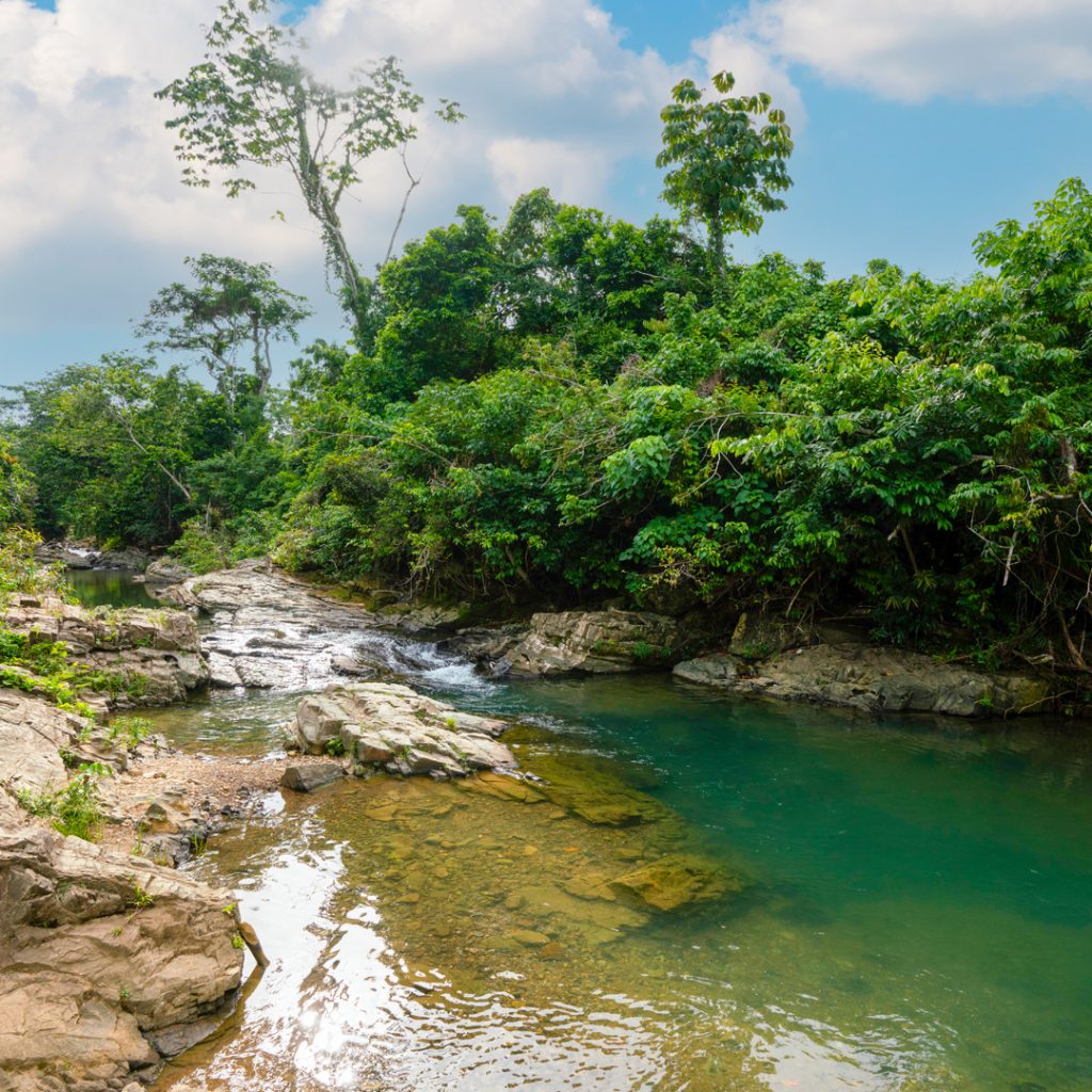 Río Anamuya en La Hacienda Park disfruta un refrescante baño