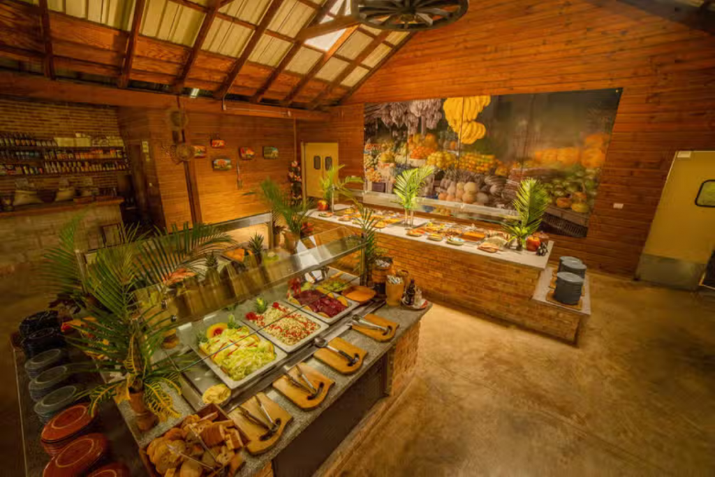 Disfruta el Buffet Dominicano de La Hacienda Park con una selección de los mejores platillos de la gastronomía del país