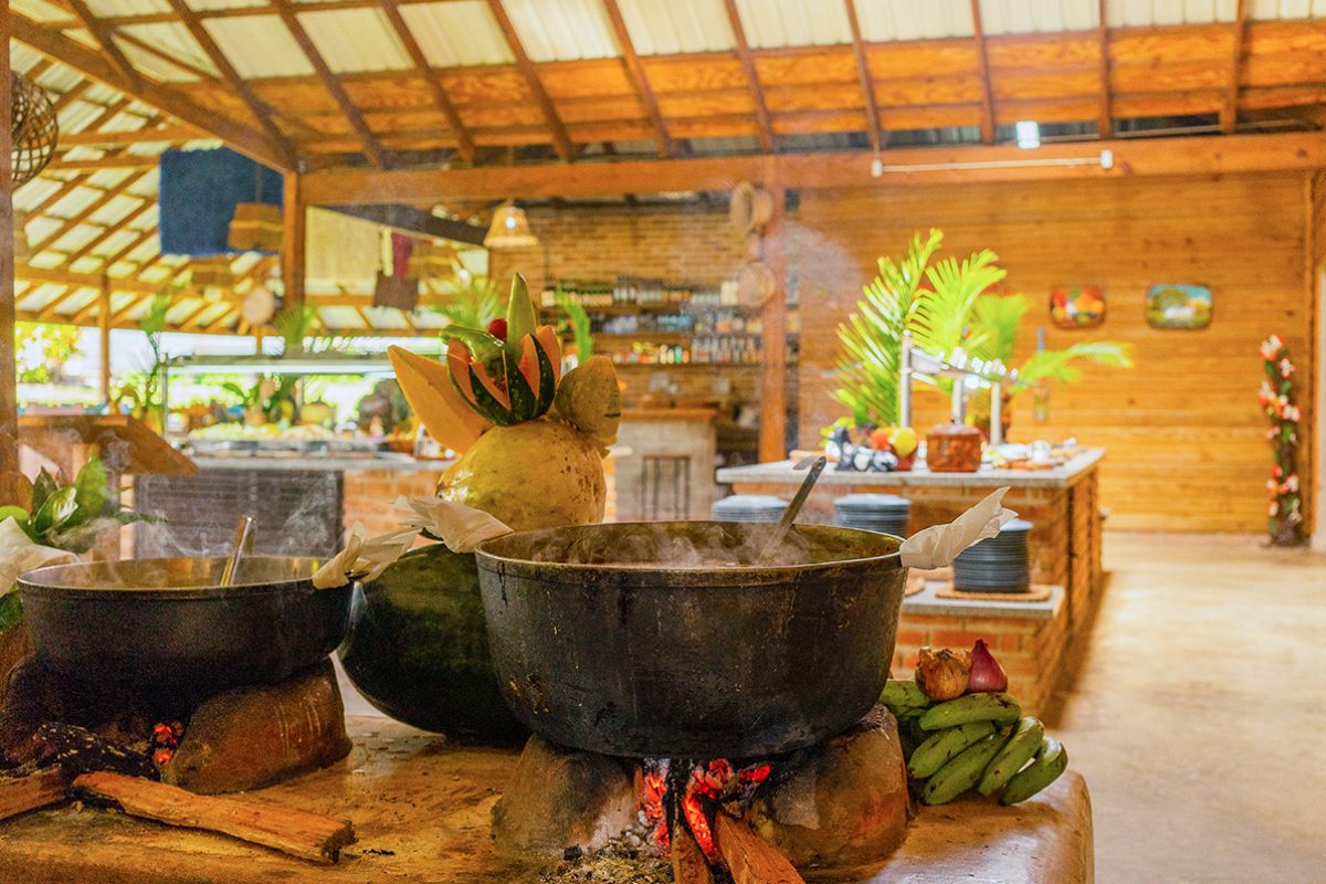 Precio La hacienda Park incluye buffet dominicano